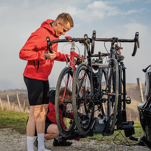 Vélo sur porte-vélo voiture : quelle assurance ?