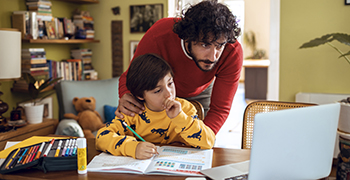 un père et son enfant