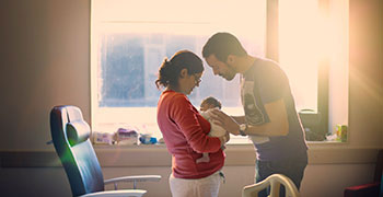 famille avec un bébé